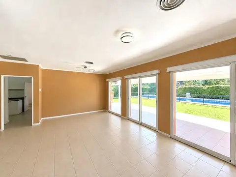 Casa 4 ambientes con 5 baños