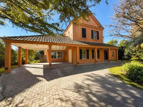 Casa en La Lomada de Pilar con home office independiente y pileta. Apta crédito hipotecario.