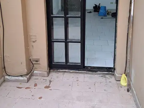 DPTO MONOAMBIENTE EN PLANTA BAJA CON PATIO- APTO CREDITO -USD 36000