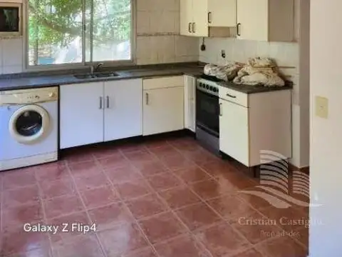 Casa 4 ambientes con 1 baño