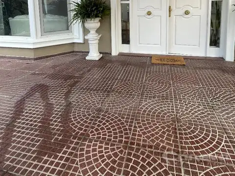 Casa 5 ambientes con 3 baños