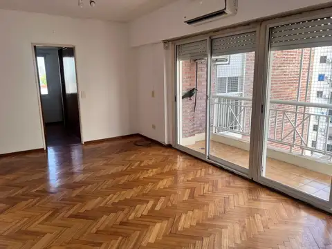 Hermoso Semipiso de 3 Amb.  con cochera amplia - Muy Buen ubicación