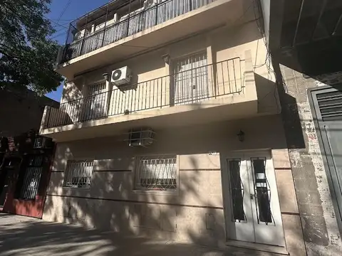 DEPARTAMENTO PB AL FRENTE 5 AMBIENTES