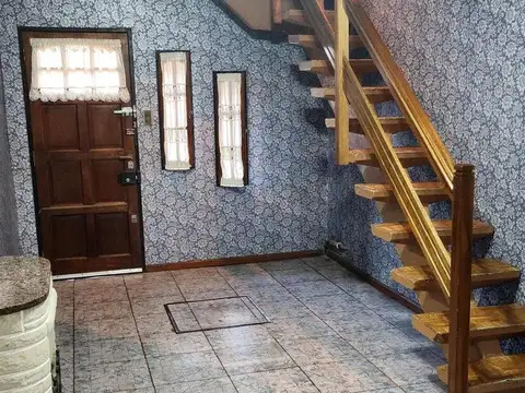 Depto Tipo Casa 3 ambientes con 1 baño