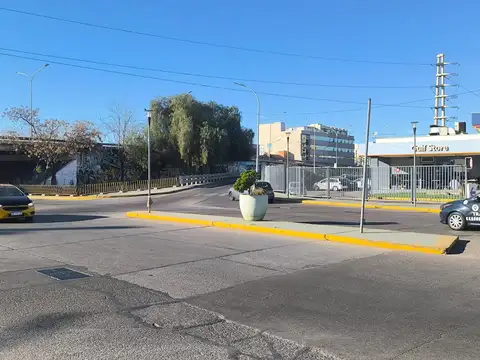 Local en Alquiler en Godoy Cruz, USD 2.900
