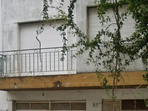 55 y 29 - Cochera semicubierta
