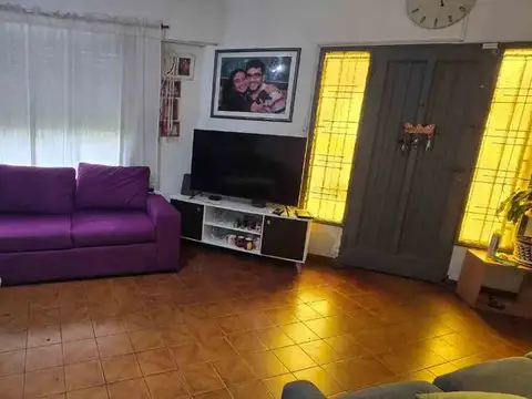 Depto Tipo Casa en Venta 56 años