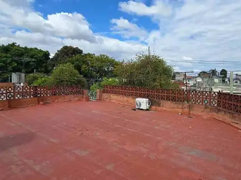 Depto Tipo Casa en Venta con 1 cocheras