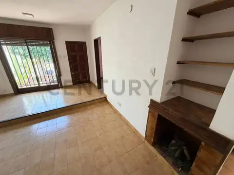 Casa en Alquiler con 1 cochera