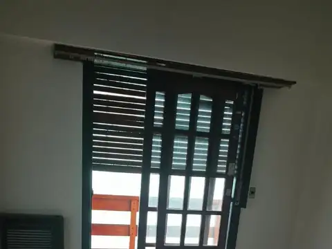 Casa en Alquiler con 1 cochera