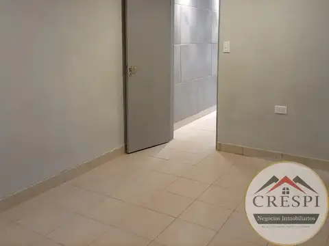 Amplia casa con departamento