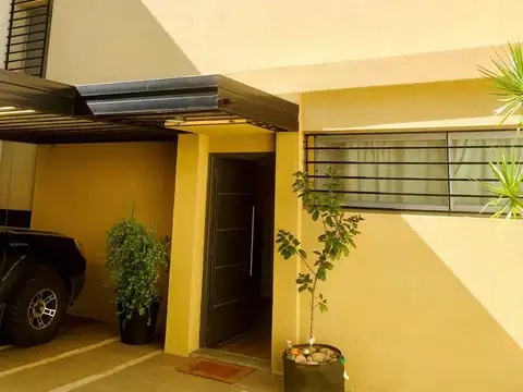 VENTA CASA 3 DORMITORIOS Y JARDIN BARRIO JORGE CURA ROSARIO