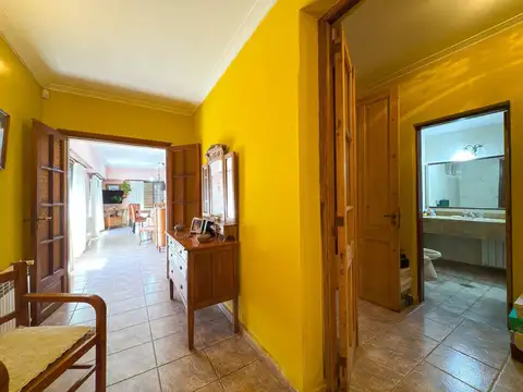 Casa 4 ambientes con 3 baños