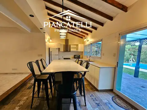 Casa 5 ambientes con 2 baños