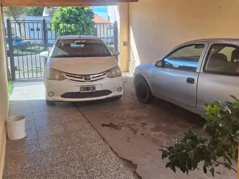 Casa 5 ambientes con 1 baño