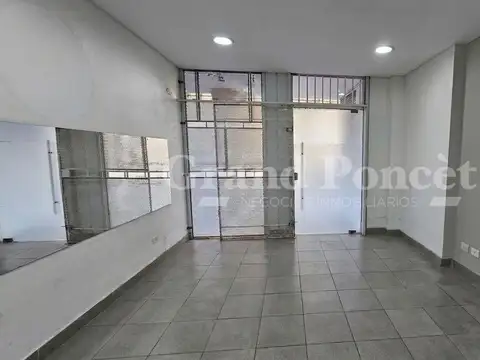 Avenida Caseros 700