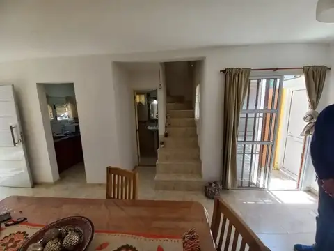 Casa 3 ambientes con 2 baños