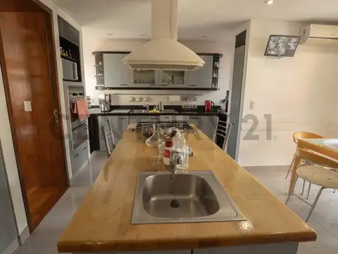 EXCLUSIVA RESIDENCIA DE ALTA CATEGORÍA EN VENTA EN OLIVOS – ENTORNO QUINTA PRESI