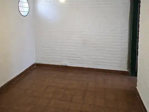 Departamento tipo casa en venta en Villa Luzuriaga