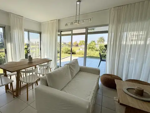 Departamento Amoblado con Jardín y Vista a Laguna en El Faro, Nordelta