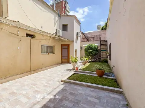 VENTA | PERMUTA - Casa de 4 dormitorios, local comercial, patio y cochera - Abasto, Rosario.