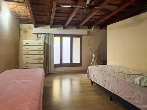 VENTA | PERMUTA - Casa de 4 dormitorios, local comercial, patio y cochera - Abasto, Rosario.