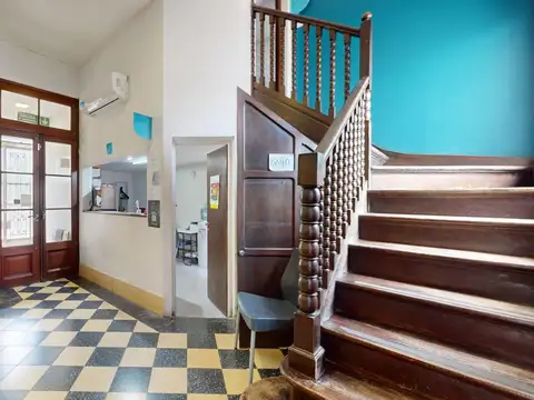 Oficina 7 ambientes con 1 baño