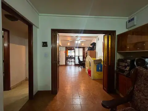 Casa en Venta con 5 cocheras
