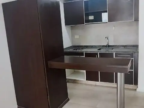MONOAMBIENTE SUPER LUMINOSO CON BALCON PARRILLA PILETA