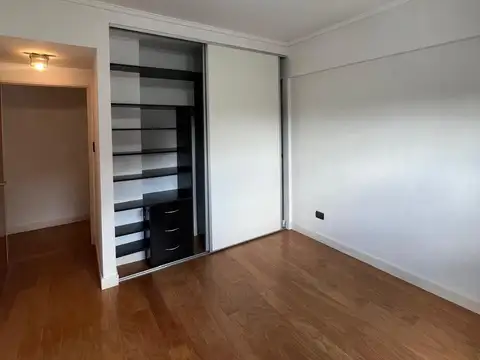 Ramon Falcon 5500, Piso 7