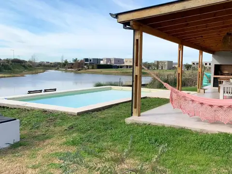 Casa en Alquiler en El Cantón - Norte, USD 1.800
