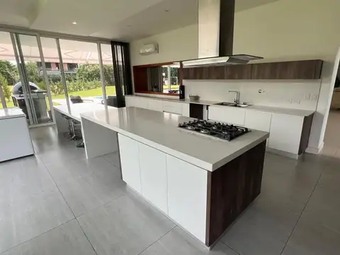 Casa en Venta al Este