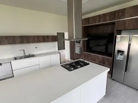 Casa en Venta en Tristán Suárez, USD 729.000