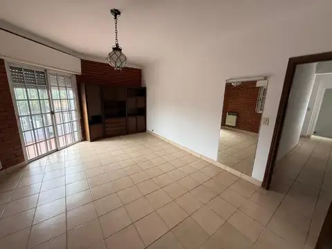 Depto Tipo Casa en Alquiler de 2 dormitorios