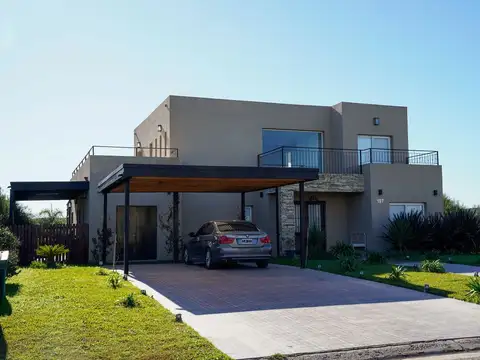 Casa en Venta de 5 dormitorios