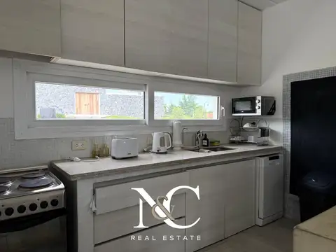 Casa 4 ambientes con 2 baños