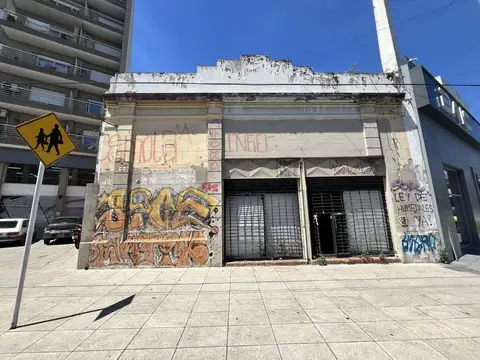 Local - Alquiler - Argentina, Morón - AV. RIVADAVIA 17432