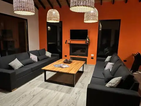 Casa 7 ambientes con 6 baños
