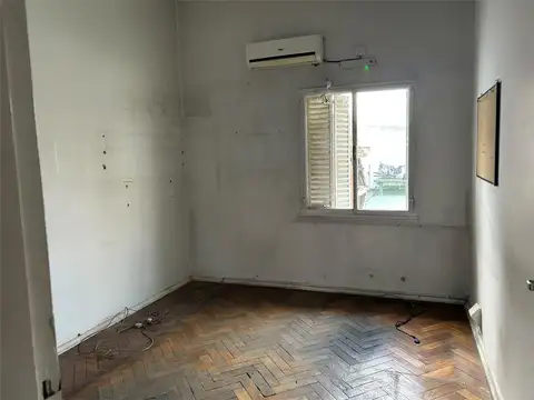 Hipolito Yrigoyen  al 8300