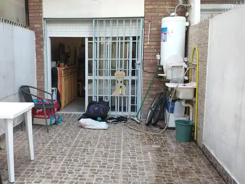 VILLA BALLESTER CENTRO DEPTO MONOAMBIENTE CON PATIO, LAVADER