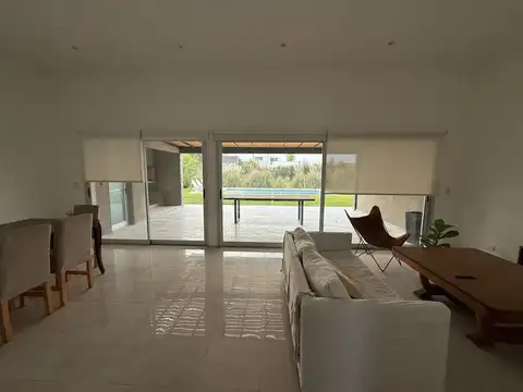 Casa en Alquiler de 3 dormitorios