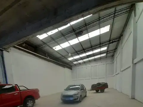 ALQUILER GALPON. 300M2