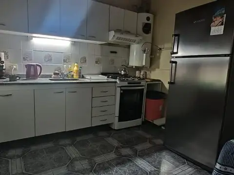 Depto Tipo Casa 4 ambientes con 2 baños