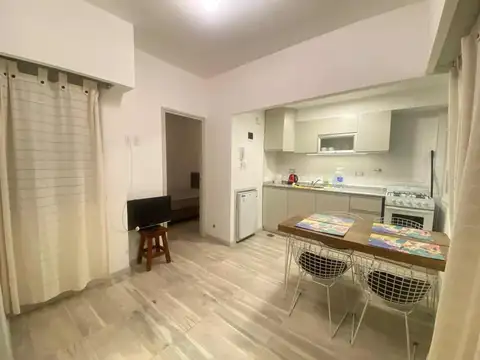 Departamento 2 ambientes reciclado en Plaza Colon