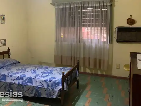 Depto Tipo Casa en Venta de 5 ambientes