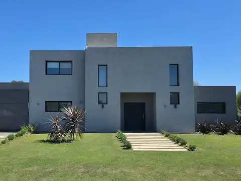 Venta casa en estación del carmen 4 dor y pileta