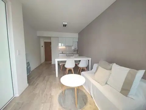 1 de Mayo 1374 , Piso 8