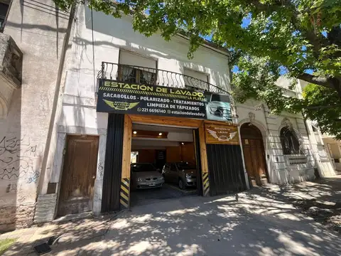 Venta de Casa 3 dormitorios y Galpon en La Plata