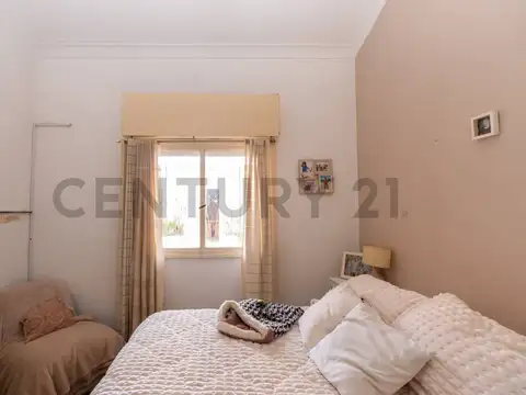 CASA CON LOCAL EN VENTA LA PLATA TOLOSA