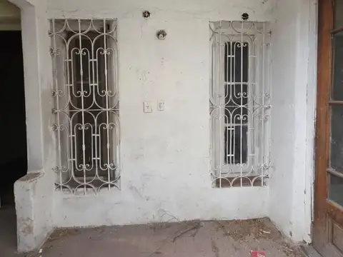 Casa 2 ambientes con 1 baño